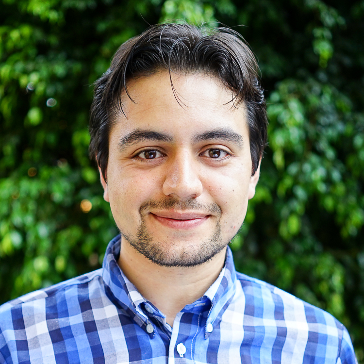 Headshot of Andrés Ángel