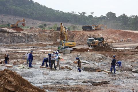 Foto: En la zona donde se construye la represa en Belo Monte, los indígenas Kayapo han protestado en contra del proyecto.Crédito:María Elena Romero / Flickr