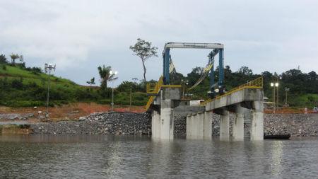 Photo: Construction proceeds on the Belo Monte dam. Credit: María José Veramendi