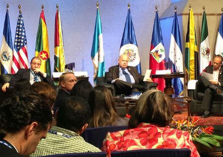 Photo: Dialogue between José Miguel Insulza, secretary-general of the OAS, and civil society representatives. Credit: Astrid Puentes. Photo: Dialogue between José Miguel Insulza, secretary-general of the OAS, and civil society representatives. Credit: Astrid Puentes.