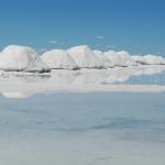 Pilhas de sal no Salar de Uyuni, Bolívia