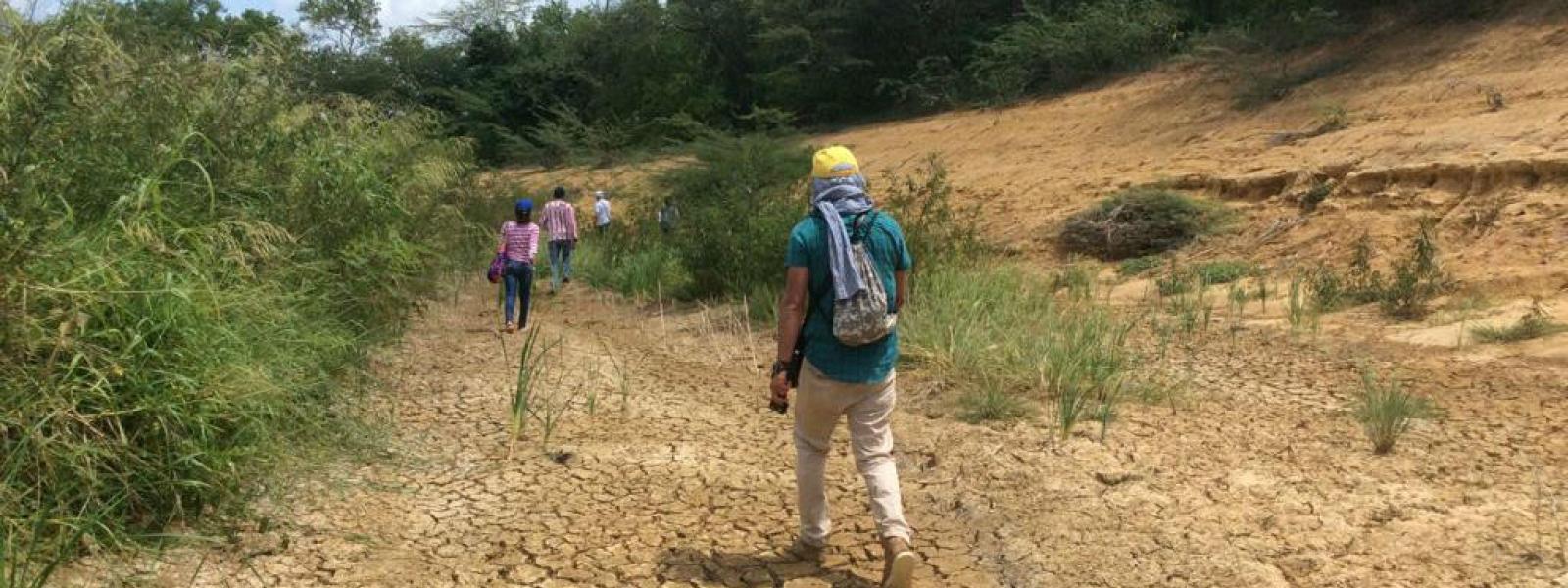 Un camino seco fue lo que dejó el desvío del arroyo Bruno en la Guajira, Colombia