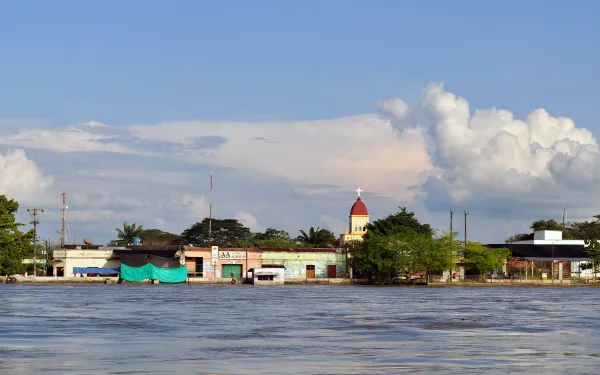 una vista del río de Puerto Wilches, Colombia