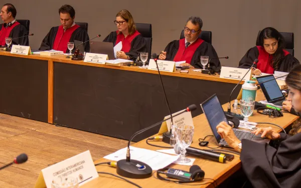 Jueces de la Corte Interamericana en audiencia sobre emergencia climática y derechos humanos