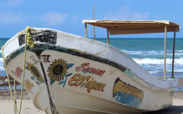 Bote en una playa de Veracruz, México