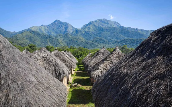 cabañas con techo de paja de Sierra Nevada