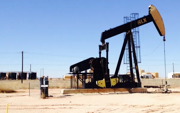 Pozo de extracción de hidrocarburos mediante fracking.