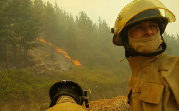 Incendio forestal en la comuna Empedrado, región del Maule, Chile.