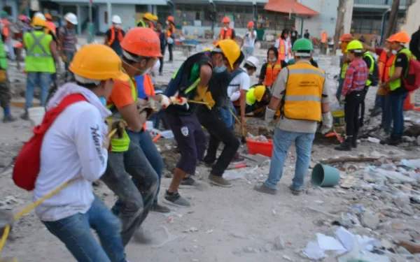 Labores de rescate tras el sismo en México