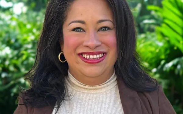 Headshot of Estefanny Aybar 