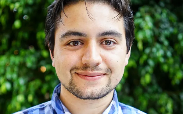 Headshot of Andrés Ángel