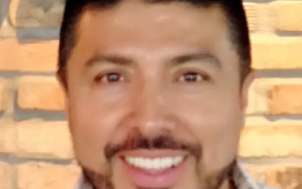 Headshot of Manuel Morales