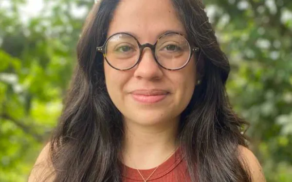 Headshoot of Valentina Raad