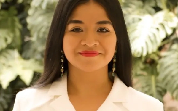 Headshot of Yasmin Granados 