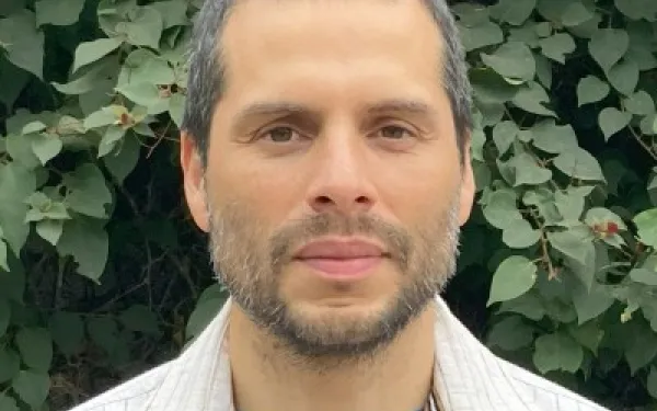 Headshot of Leonidas Wiener Ramos