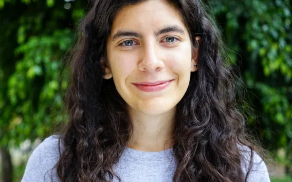 Headshot of Ava Tomasula y García