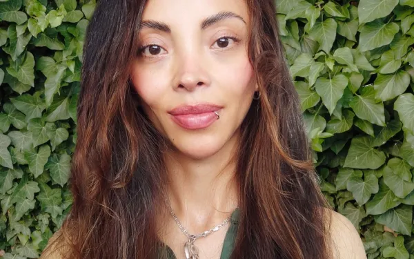 Headshot of Susana Herrera Flores